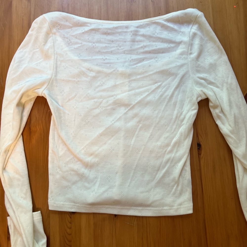 White top - Picture 4 of 4